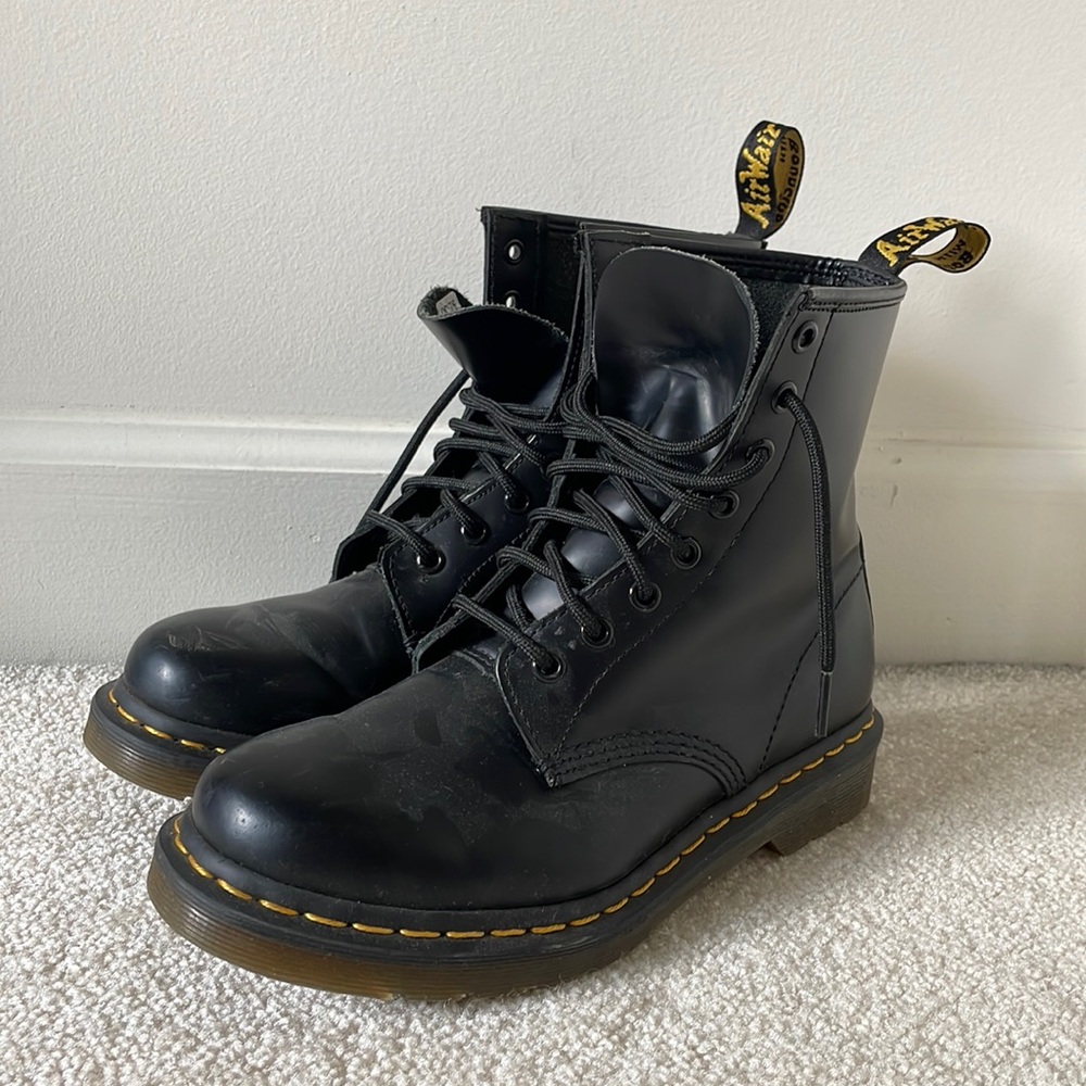 Doc Martins Boot, gently used - image 1